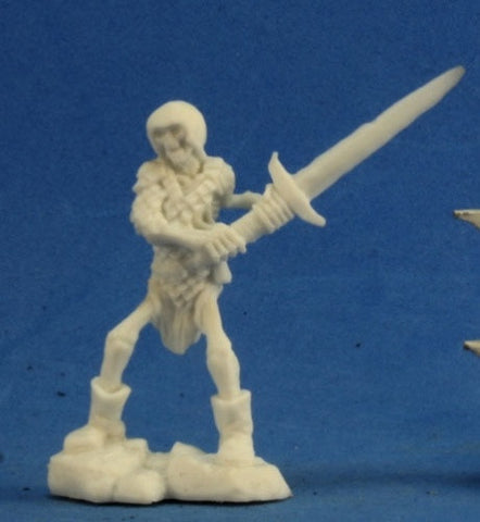 Reaper Miniatures 77238: Skeleton Guardian 2H Sword (3)