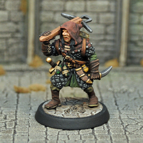 Otherworld Miniatures DAD10 - Male Half-Orc Assassin